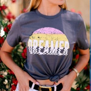 Gray Vintage “be a Dreamer” Tee